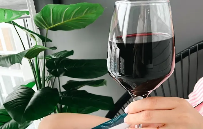 Una vinoteca a la cuina: molt més que emmagatzematge per a amants del vi  - Esteve Estudi Cuina i Bany - Sabadell
