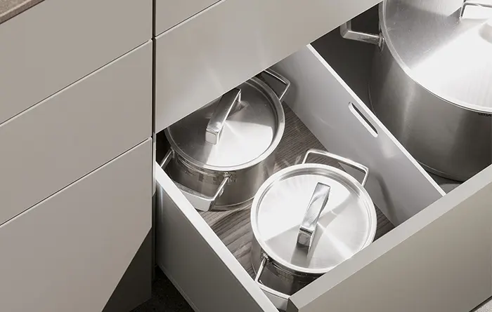 Una cuina on tot està en el seu lloc: adeu al desordre i al moviment constant  - Esteve Estudi Cuina i Bany - Sabadell