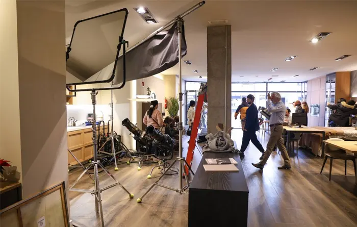 Estevecuines com a escenari d'un espot publicitari internacional  - Esteve Estudi Cuina i Bany - Sabadell